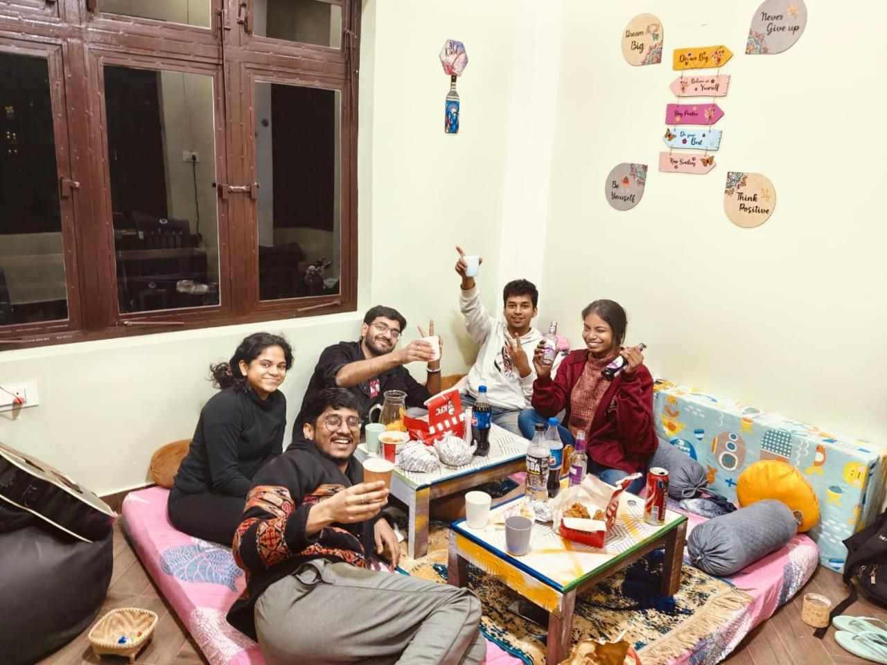 Xtsy Travellers Hostel Shillong Kültér fotó