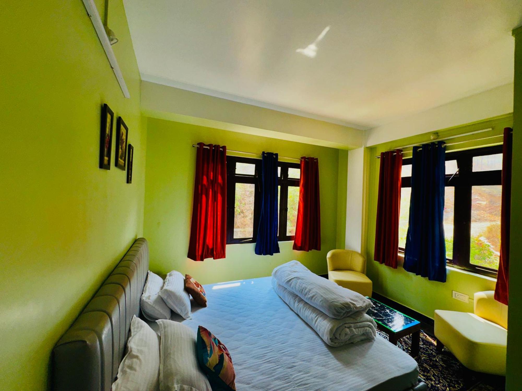 Xtsy Travellers Hostel Shillong Kültér fotó